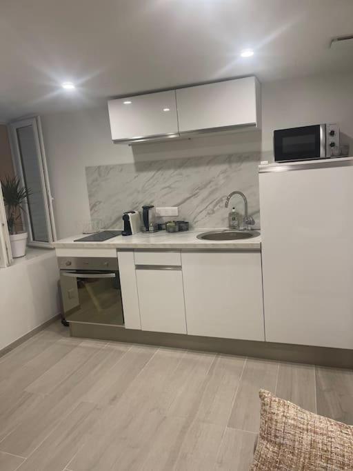Grand Studio Neuf A 50 M Du Port Saint Tropez Exteriér fotografie